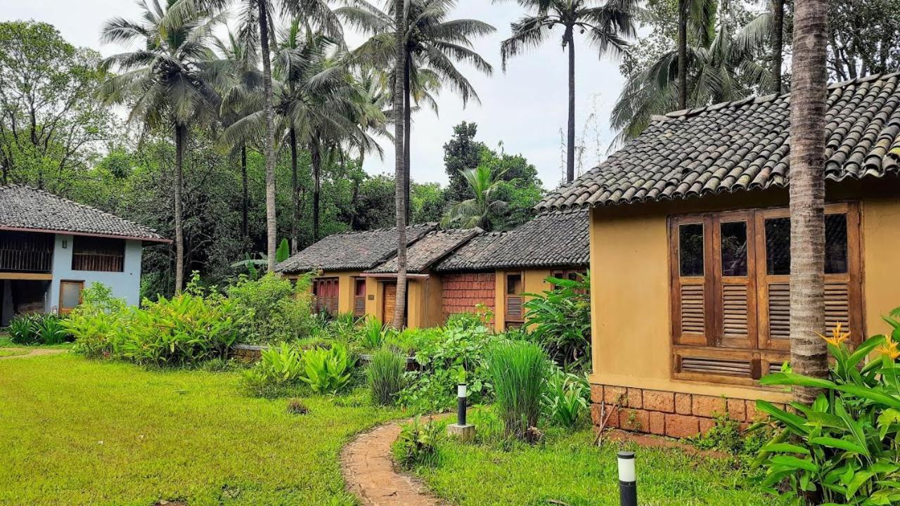 The Orchard Resort Belgaum Extérieur photo